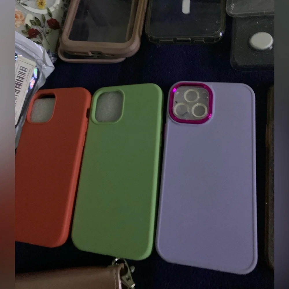 NEW-Apple iPhone case lot,with 3 pop sockets,a laptop & IPad covers,23
